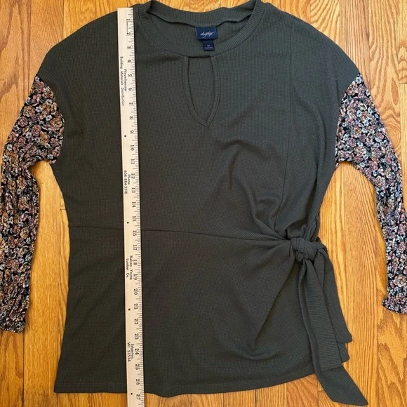 Daytrip Dusty Olive Floral Sleeve Side Tie Long Sleeve Women’s Size Medium - Picture 13 of 14